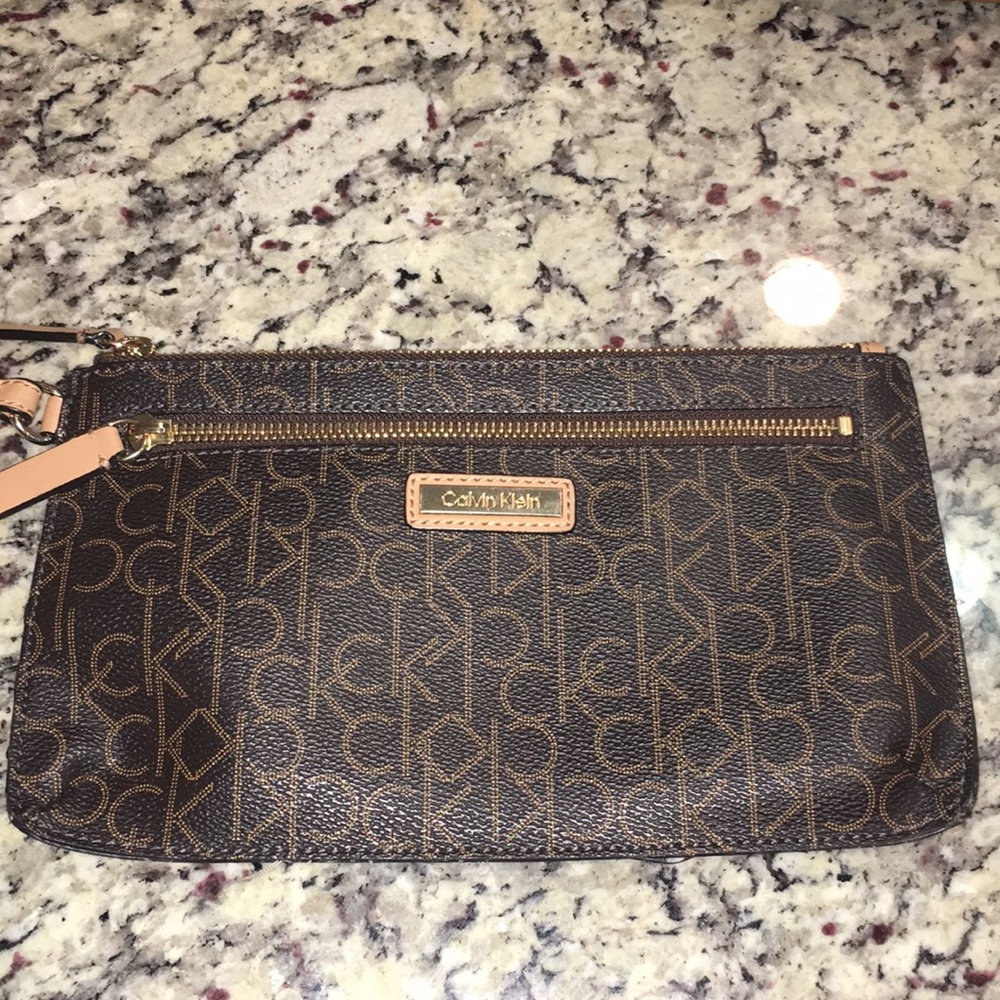 Calvin Klein medium wrist wallet FINAL PRICE